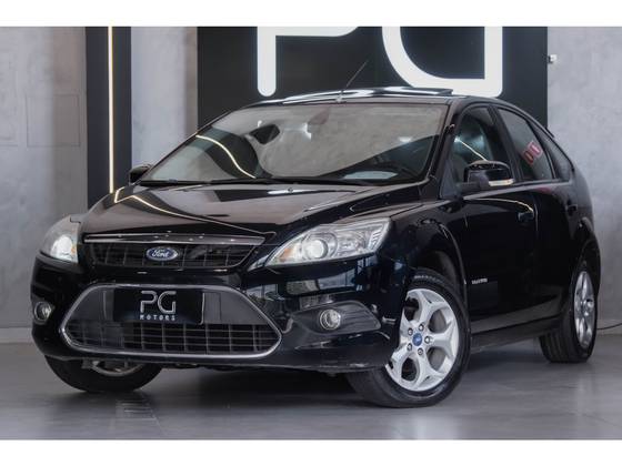 FORD FOCUS 2.0 TITANIUM HATCH 16V FLEX 4P AUTOMÁTICO FORD FOCUS 2.0 TITANIUM HATCH 16V FLEX 4P AUTOMÁTICO